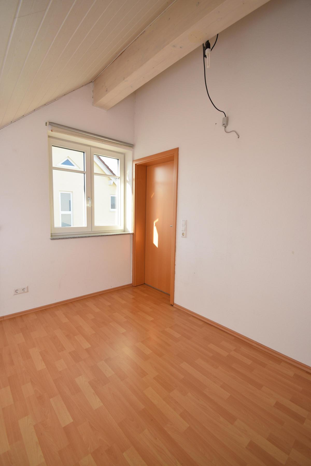 Kinderzimmer oder Büro OG