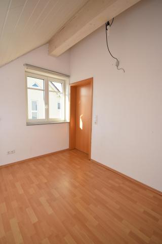 Kinderzimmer oder Büro OG